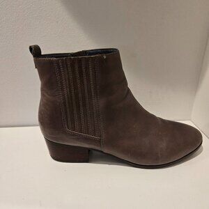 Frankie4 - Grey Ankle Boots - Size 11